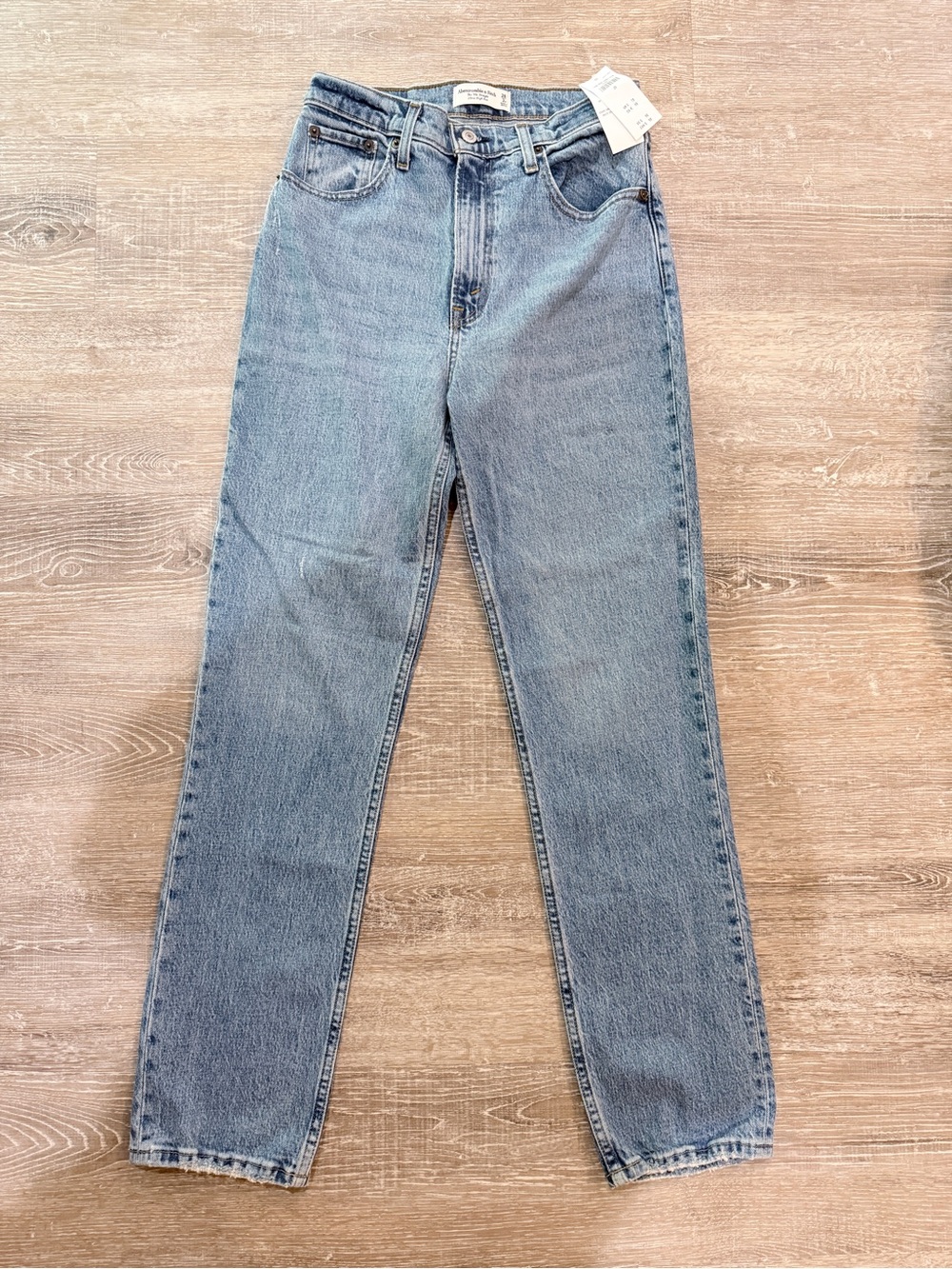 Abercrombie and Fitch Women’s 90’s Straight Ultra High Rise Jeans